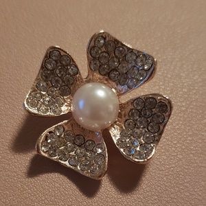 Four leaf clover Brooch